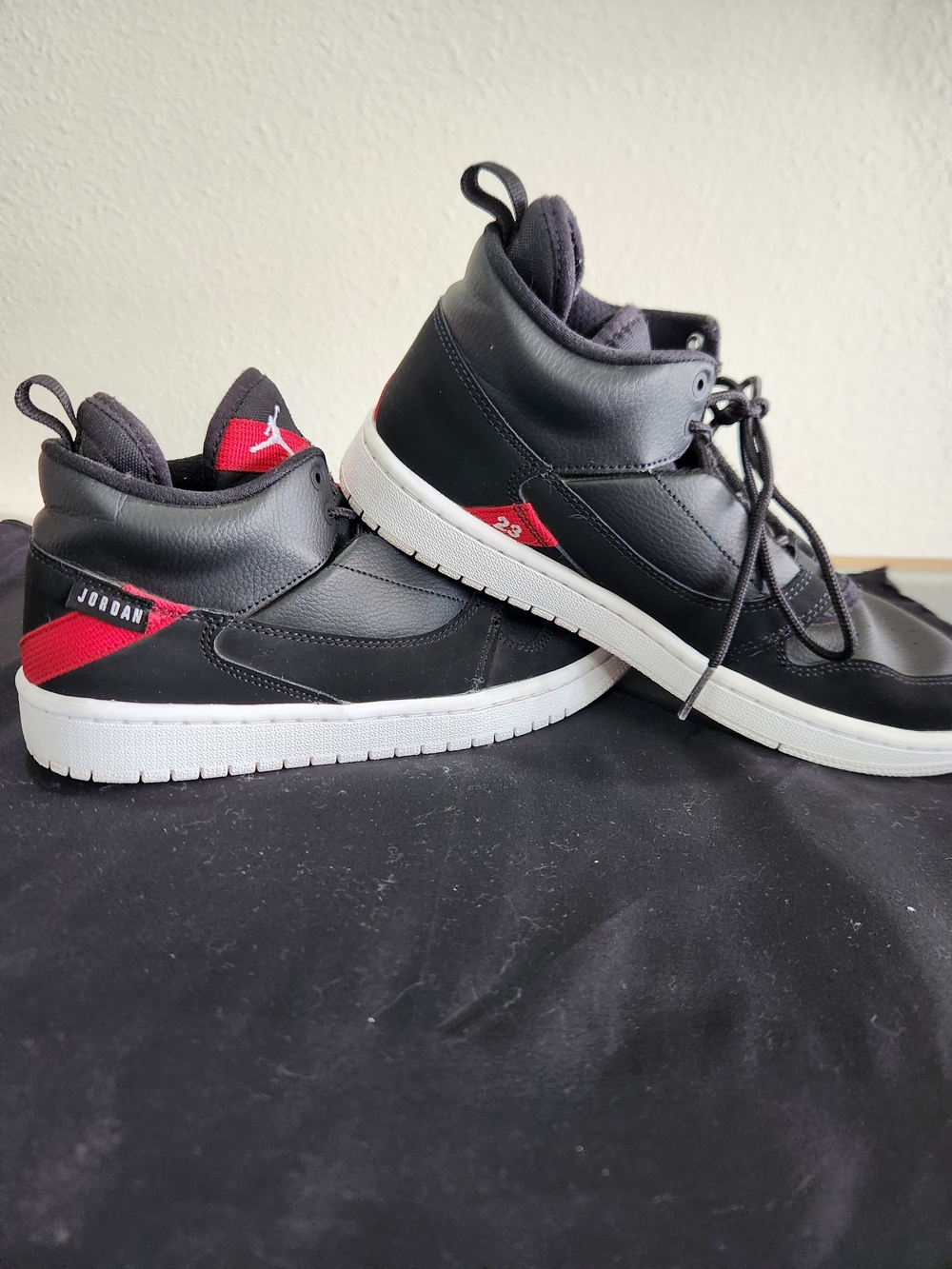 Jordan Mid-Top Sneakers
